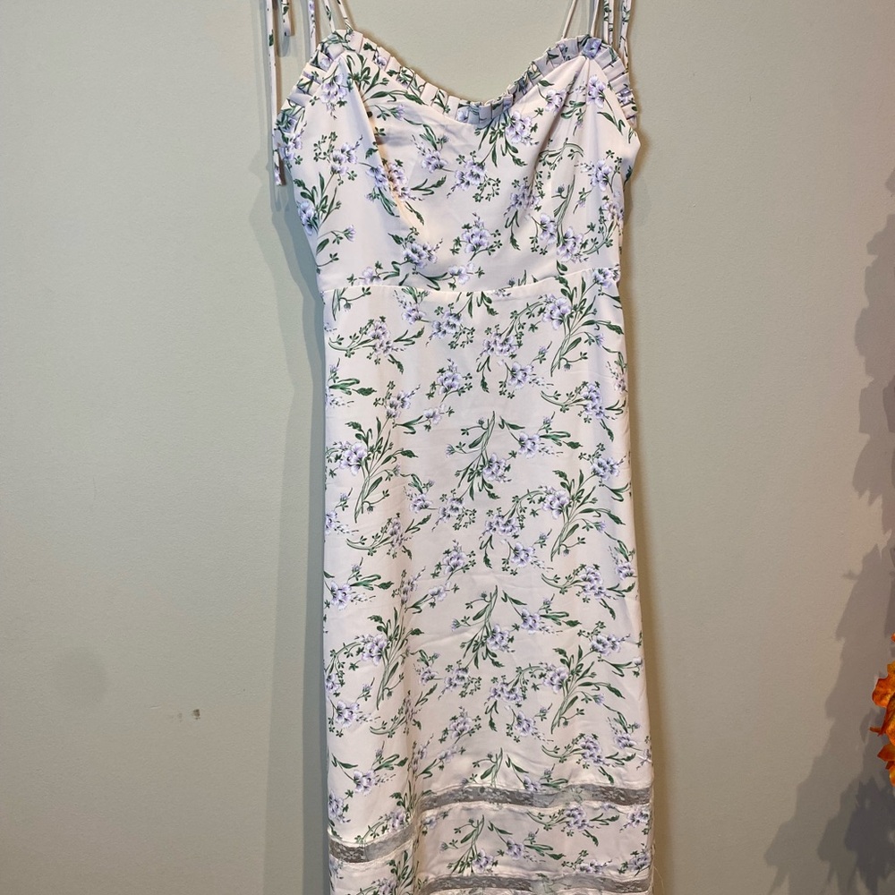 Lulu's White Floral Midi Dress